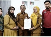 Perkuat Literasi Digital Disdukcapil dan Dinas Perpustakaan Bombana Lanjutkan Kerja Sama Verifikasi Data Anggota Berbasis Kependudukan
