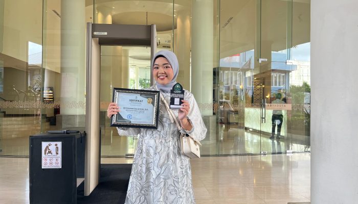 Putri Asal Bombana Sitti Nurannisa Arman Raih Cumlaude Dengan IPK Sempurna di UIN Alauddin