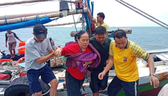 Kapal Cahaya Intan Celebes Tenggelam di Teluk Bone,Semua Selamat