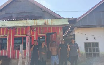 Damkar Bombana Padamkan Kebakaran Rumah Warga di Boepinang